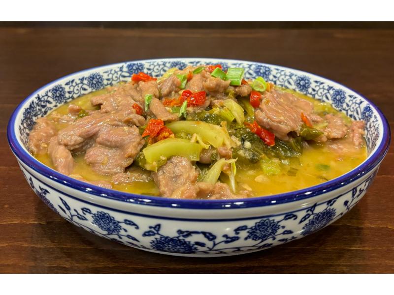  beef in sour green peppercorn sauce 酸菜凉粉牛肉  <img title='Spicy & Hot' align='absmiddle' src='/css/spicy.png' />  <img title='Spicy & Hot' align='absmiddle' src='/css/spicy.png' />